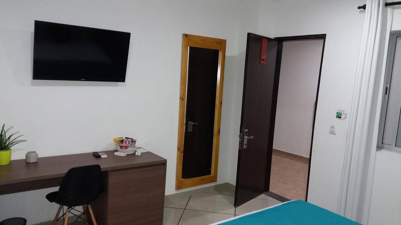 Hotel Plaza Manfortt Turbo Екстер'єр фото